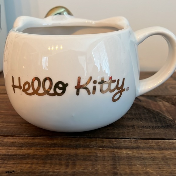 Hello Kitty Face Sculpted Mug - Picture 2 of 4